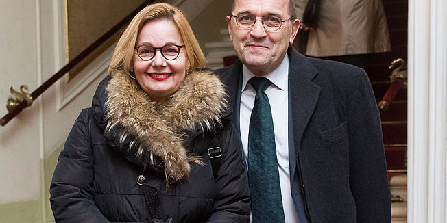 Zagreb, 111215.Trg marsala Tita.U Hrvatskom narodnom kazalistu u tijeku je praizvedba autorskog projekta Pippa Delbona, suvremene opere Evandjelje tj. Vangelo, uz sudjelovanje clanvova Drame, Opere i Baleta HNK u Zagrebu.Na fotografiji: Vitomira Loncar i Ivica Simic.Foto: Darko Tomas / CROPIX