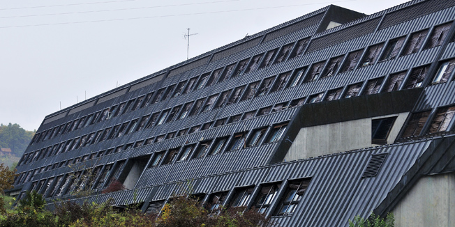 Kumrovec, 231009.Politicka skola koja je prestala sa radom raspadom Jugoslavije, neizvjesne buducnosti, derutna i napustena, danas u vlasnistvu Hrvatskog fonda za privatizaciju.Foto: Boris Kovacev / CROPIX