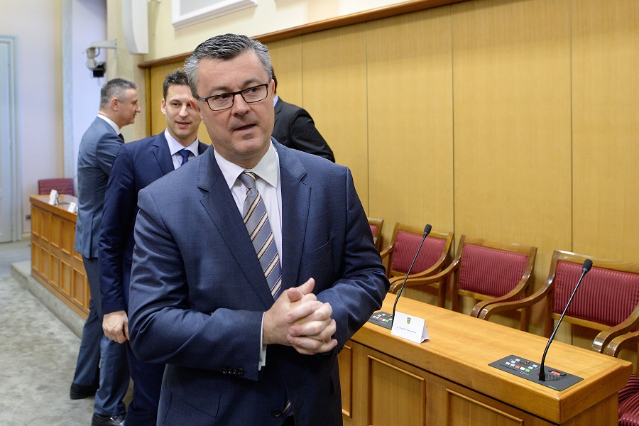 Zagreb, 1503116. Markov trg.Sabor.Nastavak redovite sjednice sabora s temom prijedloga proracuna.Na fotografiji: Tihomir Oreskovic.Foto: Goran Mehkek / CROPIX
