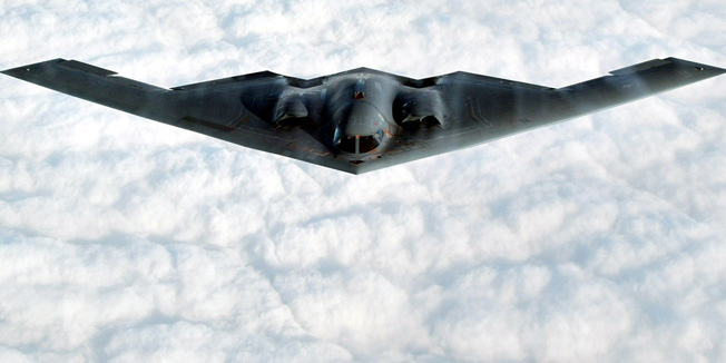 The B-2 Spirit stealth bomber flies over the Missouri Sky after takingoff from the Whiteman Air Force Base in Johnson County, Missouri,October 30, 2002. Whiteman AFB is home to the U.S. Air Force's 509thBomb Wing, Air Force Reserve's 442nd Fighter Wing, and the MissouriArmy National Guard's 1st Battalion 135th Aviation. The 509th Bomb Wingis responsible for the 21 B-2 Spirit bombers. REUTERS/Hyungwon KangHK/ME - RTRD2FS