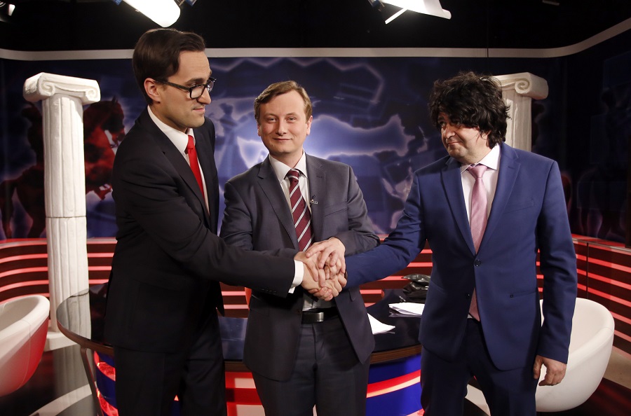 Zagreb, 090216.Studio News Bar-a.Snimanje nove emisije Montirani proces koja ce se prikazivati na HRT-u. Emisiju uredjuje i vodi ekipa satiricnog portala News Bar.Na fotografiji: voditelji emisije Domagoj Zovak, Borna Sor i Zvonko Hrabar.Foto: Marko Todorov / CROPIX