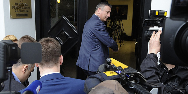 Zagreb, 210316.Trg zrtava fasizma.Tomislav Karamarko predao potpise kandidature za predsjednika HDZ-a.Na fotografiji: Tomislav Karamarko.Foto: Damir Krajac / CROPIX