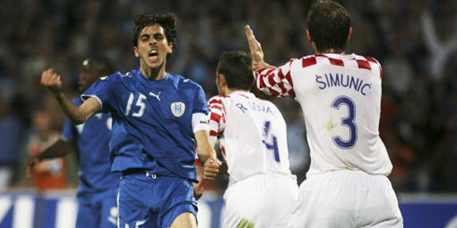 TEL AVIV, ISRAEL ? NOVEMBER 15: (ISRAEL OUT) Israeli striker Yossi Benayoun celebrates a goal against Croatia during the  Euro2008 qualifyier between Israel and Croatia on November 15, 2006 in Tel Aviv, Israel.  (Photo by Uriel Sinai/Getty Images)