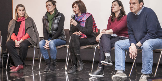 Split ,240316. Dvorana Zlatna vrata.Platforma 112 i Antifasisticka liga organizirali su tribinu Gradjanski sat u obrani demokracije. Govornici su Olja Savicevic Ivancevic, Uraa Raukar, Vesna Terselic, Jurica Pavicic. Na fotografiji: Sudionici tribine.Foto: Vojko Basic / CROPIX