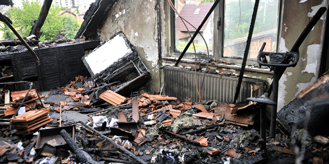 Zagreb, 170513. U Zabanjskoj ulici u Dubravi na kucama broj 18 i 20 usljed pozara smrtno je stradala jedna osoba.Na slici: opozarena kuca.Foto: Srdjan Vrancic / CROPIX