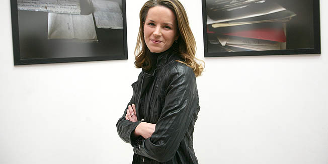 Zagreb, 220110.Fotografska izlozba 'Prije mene' mlade fotografkinje Jelene Blagovic, u galeriji Stancic.Foto: Biljana Gaurina / CROPIX 