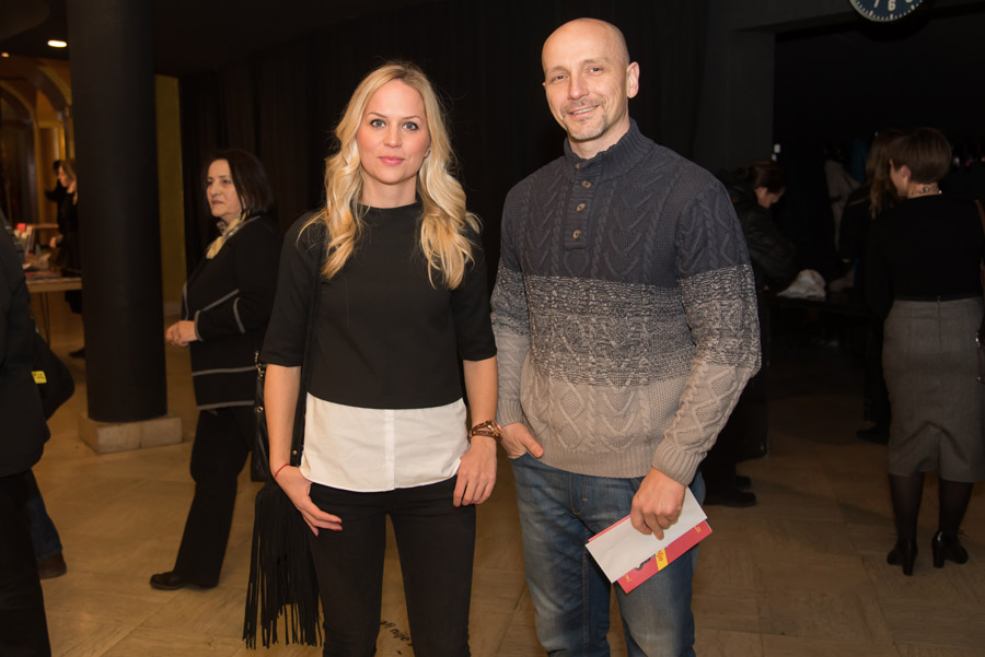 Zagreb, 160116.ZKM, Teslina 7.Zagrebacko kazaliste mladih (ZKM) premijernu sezonu nove kalendarske godine zapocelo je veceras premijerom predstave Zivjet cemo bolje po romanu prvijencu spisateljice i novinarke Maje Hrgovic, u reziji Senke Bulic i koprodukciji ZKM-a i kazalista Hotel Bulic.Na fotografiji: Zeljka i Aleksandar Stankovic.Foto: Livio Andrijic / CROPIX