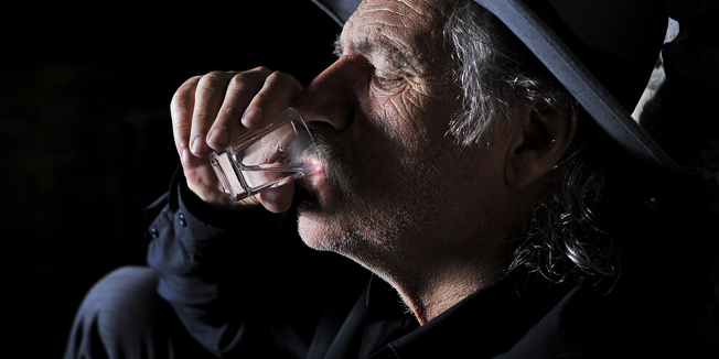 - 2015. U FOTOGRAFIJAMA CROPIX-a -Barbariga, 220415.Glumac Rade Serbedzija fotografiran u svojoj kuci.Foto: Boris Kovacev / CROPIX