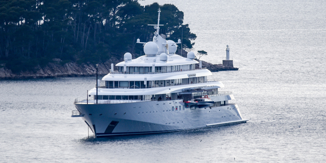 Dubrovnik, 190116.Kod otoka Daksa ispred gruske luke danas se usidrila superluksuzna jahta Golden Odissey koja je u vlasnistvu saudijskog princa i bivseg ministra obrane Saudijske Arabije, princa Khaled bin Sultan bin Abdul Azziz clana saudijske kraljevske obitelji Saud. Jahta je izgradjena 2015 godine.Foto: Tonci Plazibat / CROPIX