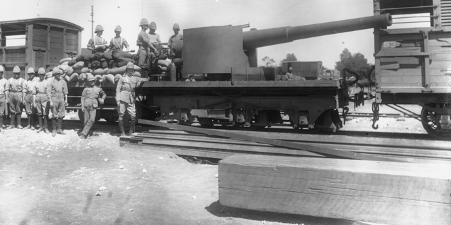 circa 1900:  A British six-inch naval gun mounted on a railway truck ready to be sent forward to the Modder River Station. Original Publication: The Graphic - pub. 17th March 1900  (Photo by Reinhold Thiele/Thiele/Getty Images)