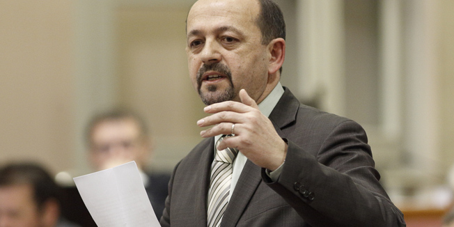 Zagreb, 220116.Druga sjednica 8. saziva Hrvatskoga sabora na kojoj je mandatar Vlade Tihomir Oreskovic predstavio program svoje Vlade i njezine ministre.Na fotografiji: Ivan Lovrinovic, clan MOST-a objavio da nece podrzati Vladu.Foto: Dragan Matic / CROPIX