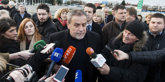 Zagreb, 010216.Zagrebacki gradonacelnik Milan Bandic obiljezio je pocetak radova na drugoj fontani uz ulicu Hrvatske bratske zajednice.Na fotografiji: Milan Bandic.Foto: Tomislav Kristo / CROPIX