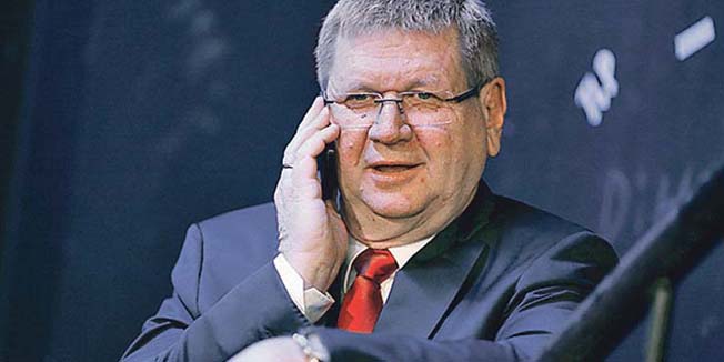 Zagreb, 081115.Tvornica Kulture.Pracenje rezultata izbora za osmi saziv Hrvatskog sabora u stozeru koalicije Hrvatska raste.Na fotografiji: Izborni stozer koalicije Hrvatska raste - nema povratka na staro na dan parlamentarnih izbora.Mirando Mrsic.Foto: Dragan Matic / CROPIX