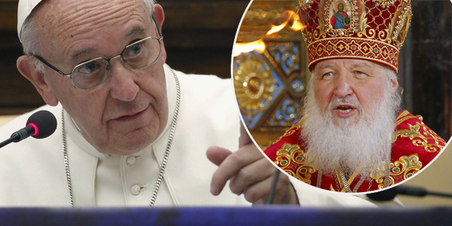 Pope Francis reacts during an audience with Scholas Occurrentes, an educational organization founded by the Pope, at the Vatican February 3, 2016. REUTERS/Alessandro Bianchi 
