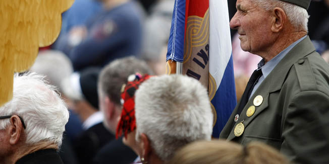 Bleiburg, Austrija, 160515.Groblje Unterloibach.Komemoracijom i Svetom misom na Bleiburskom polju obiljezena je 70. obljetnica stradanja i hrvatskog kriznog puta iz 1945. godine .Svetu misu na livadi pored spomen obiljezja zrtvama bleiburske tragedije predvodio je kardinal Josip Bozanic.Foto: Ranko Suvar / CROPIX