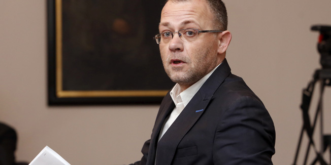 Zagreb, 050216.Trg svetog Marka, Hrvatski Sabor.Sjednica odbora za informiranje, informatizaciju i medije.Na fotografiji: Ministar kulture Zlatko Hasanbegovic.Foto: Damjan Tadic / CROPIX 