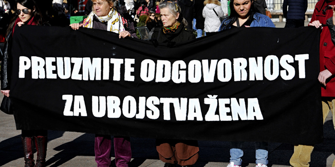 Zagreb, 060216. Cvjetni trg.Novoformirana i neformalna Inicijativa Preuzmite odgovornost za ubojstva zena organizirala je danas na Cvjetnom trgu akciju s ciljem ukazivanja na probleme i suzbijanje nasilja nad zenama.Foto: Srdjan Vrancic / CROPIX