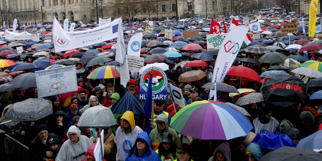 People demonstrate against the Hungarian goverment's education policies in Budapest, Hungary, February 13, 2016. REUTERS/Laszlo Balogh 