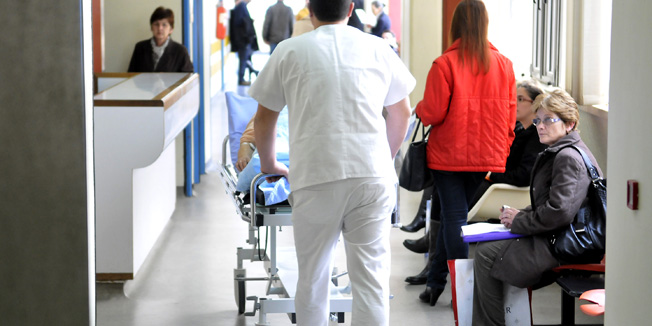 Dubrovnik, 141211.Dan nakon sto im je vodovod ovrsno naplatio 3,5 milijuna kuna duga, u dubrovackoj bolnic, budzet odjelima smanjen 10%, ali rade normalno - nema otkazivanja pregleda ni operacija.Foto: Tonci Plazibat / CROPIX