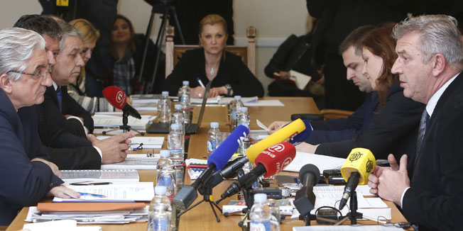 Zagreb, 180216Trg svetog Mraka, hrvatski Sabor.Pocetak sastanka odbora za nacionalnu sigurnost i unutarnju politiku.Na fotografiji: Miroslav Tudjman i Ranko Ostojic.Foto: Damjan Tadic / CROPIX