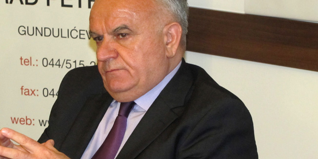 Petrinja, 180216Gradovi Petrinja iz Hrvatske i Novi Grad iz BiH uspostavili su medjugranicnu suradnju u zajednickoj borbi protiv odlagalista nuklearnog otpada na Trgovskoj gori kod Dvora.Na fotografiji: Gradonacelnik petrinje Darinko Dumovic Foto: Mate Piskor / CROPIX                                     