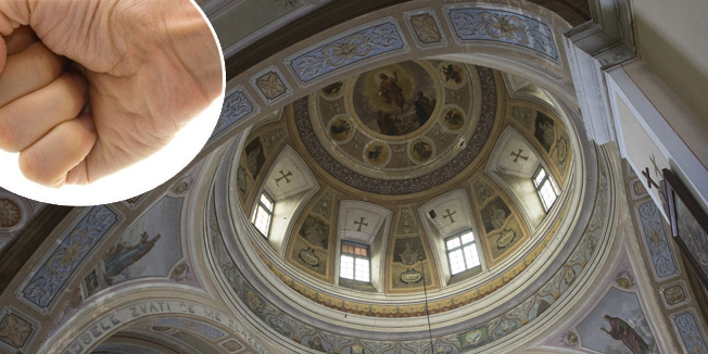 Fojnica, 031115. Franjevacki samostan i crkva Duha Svetoga. Muzej u sklopu samostana.Na fotografiji: Unutrasnjost crkve.Foto: Bozidar Vukicevic / CROPIX 