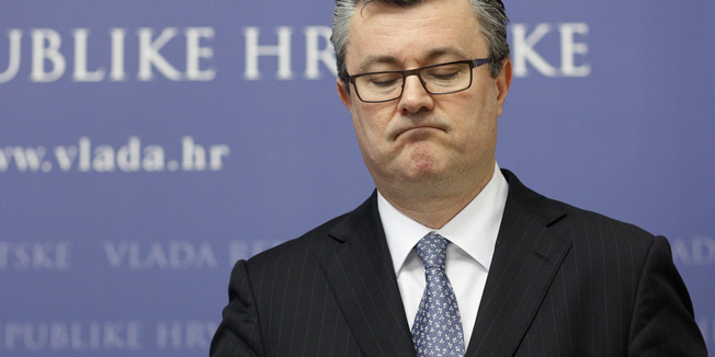 Zagreb, 260216.Izjave za medije u Banskim dvorima nakon sastanka Predsjednik Vlade Republike Hrvatske Tihomir Oreskovic s potpredsjednikom Europske komisije za euro i socijalni dijalog Valdisom Dombrovskisom.Na fotografiji: Tihomir Oreskovic.Foto: Dragan Matic / CROPIX