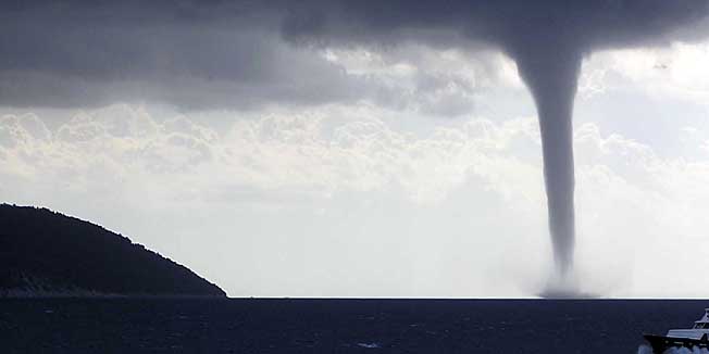 hvar,050806pijavica na moremfoto tomislav ticic-desk-