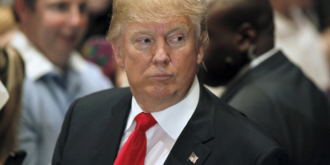 U.S. Republican presidential candidate Donald Trump works the crowd after a rally at the Westin Hilton Head Island Resort and Spa in Hilton Head Island, South Carolina, December 30, 2015.  REUTERS/Randall Hill