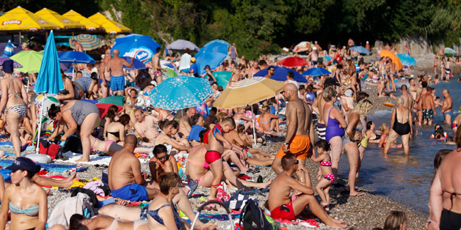 Rijeka, 110715.Ljetna patrola Rijeka.Na fotografiji: Rijecka plaza.Foto: Niko Goga / CROPIX