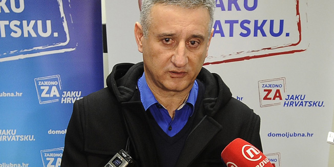 Zagreb, 070116.HDZ.Tomislav Karamarko dao je izjavu za medije nakon sastanka sa mandatarom Tihomirom Oreskovicem.Na fotografiji:  Tomislav Karamarko.Foto: Damir Krajac / CROPIX                                                                                                             