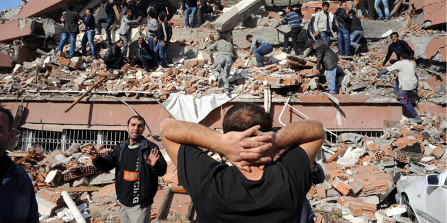 -TURKEY OUT-Photo taken on October 23, 2011 shows an aerial view of the quake-hit Tabanli village in the eastern province of Van. A major earthquake collapsed several buildings in eastern Turkey, trapping an unknown number citizens under debris in Van Province. AFP PHOTO/ANATOLIA NEWS AGENCY/ABDURRAHMAN ANTAKYALI
