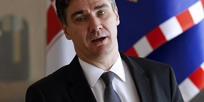 Zagreb, 221012.Pantovcak - ured Predsjednika RH.Izvanredna konferencija za novinare predsjednika Ive Josipovica i premijera Zorana Milanovica povodom najnovije afere prisluskivanja.Foto: Goran Mehkek / CROPIX