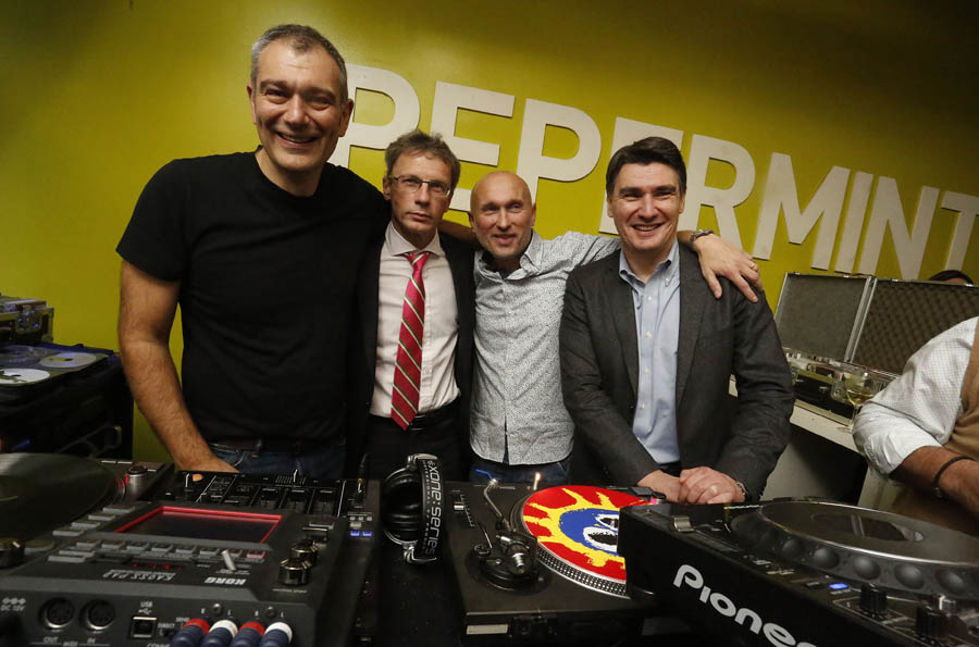 Zagreb, 241212.Klub Pepermint.Emil Tedeschi organizirao je Bozicni party za prijatelje i uzvanike u klubu Pepermint.Na fotografiji: Emil Tedeschi, Boris Vujcic i Zoran Milanovic.Foto: Damjan Tadic / CROPIX