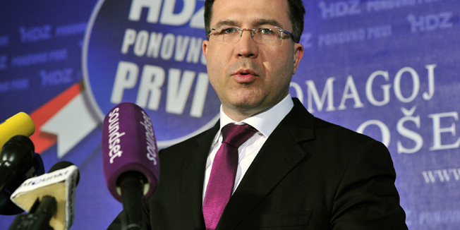 Zagreb, 130412.Kandidat za predsjednika Hrvatske demokratske zajednice Domagoj Ivan Milosevic odrzao je konferenciju za medije u svom izbornom stozeru u Eurotoweru.Foto: Srdjan Vrancic / CROPIX