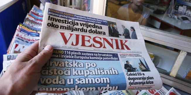 Zagreb, 140610.Koranska ulica.Ilustracija za temu o Vjesniku kojeg nitko ne cita, a drzava ga financira.Foto: Goran Mehkek / CROPIX