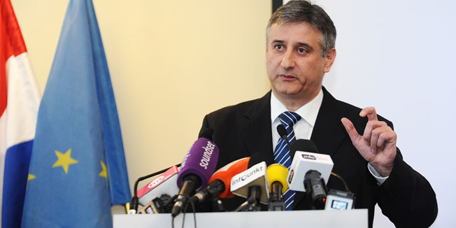 Zagreb, 030212.Hotel Panorama, Tomislav Karamarko odrzao konferenciju za novinare  o svojoj kandidaturi za predsjednika Hrvatske demokratske zajednice.Na slici: Tomislav Karamarko.Foto: Damir Krajac / CROPIX
