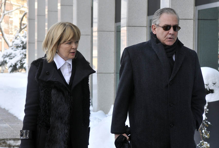 Zagreb, 130212.Zupanijsko drzavno odvjetnistvo. Bivsi premjer i predsjednik HDZ-a Ivo Sanader jutros je dao iskaz Drzavnom odvjetnistvu o aferi HEP - TLM kojoj se steta procjenjuja na oko 650 milijuna kuna. Ivo Sanader dosao je u pratnji svoje odvjetnice Jadranke Slokovic.Foto: Bruno Konjevic / CROPIX