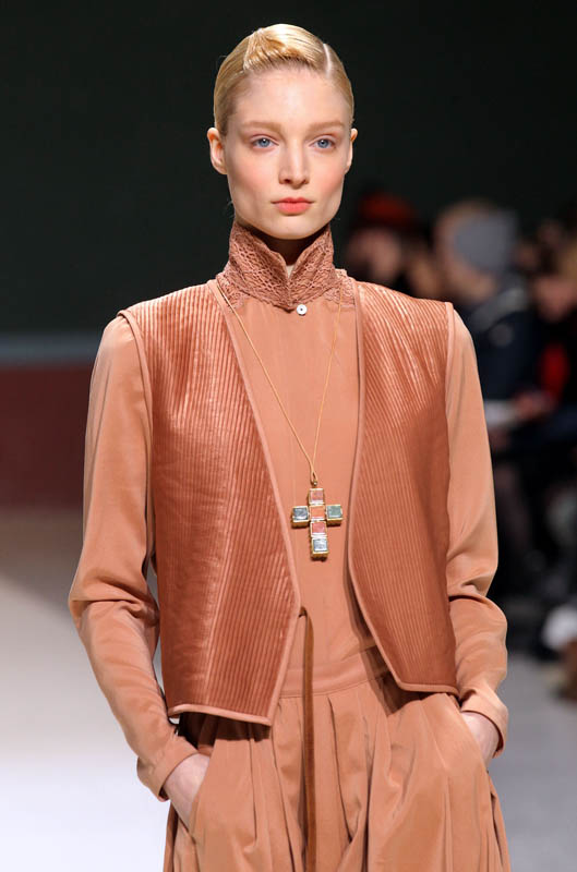A model presents a creation by Croatian designer Damir Doma during the Fall/Winter 2012-2013 ready-to-wear collection show, on February 29, 2012 in Paris. AFP PHOTO/PIERRE VERDY