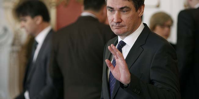 Zagreb, 220312.Sjednica Vlade Republike Hrvatske na kojoj su izmedju ostalog donesene odluke o sudbini hrvatskih brodogradilista i tvrtke Dioki.Na slici: predsjednik vlade Zoran Milanovic.Foto: Dragan Matic / CROPIX 