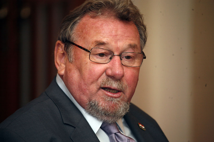 Zagreb, 041011.Hrvatski sabor.Press konferencija Vladimira Seksa u klubu zastupnika Hrvatskog sabora.Foto: Damjan Tadic / CROPIX