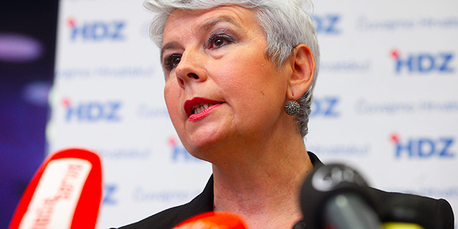 Zagreb, 271011.Trg Hrvatskih Velikana, sjediste HDZ-a.Press konferencija HDZ-a u vezi Uskokove prijave. Na slici: premijerka Jadranka Kosor.Foto: Goran Mehkek / CROPIX *** Local Caption *** 