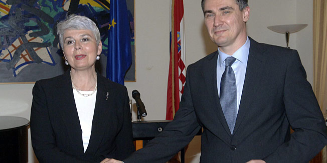 Zagreb, 210510.Predsjednica Vlade Jadranka Kosor i predsjednik SDP-a Zoran Milanovic u Saboru odrzali su press konferenciju za medije povodom dogovora o glasovanju dijaspore.Foto: CROPIX