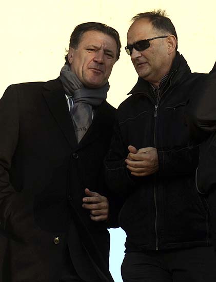 Zapresic, 301010.Prva HNL liga, 13.kolo nogometne utakmice izmedju Intera i Dinama.Na slici: Zdravko Mamic dopredsjednik Dinama i Branko Ljaljak predsjednik Intera.Foto: Drago Sopta / CROPIX