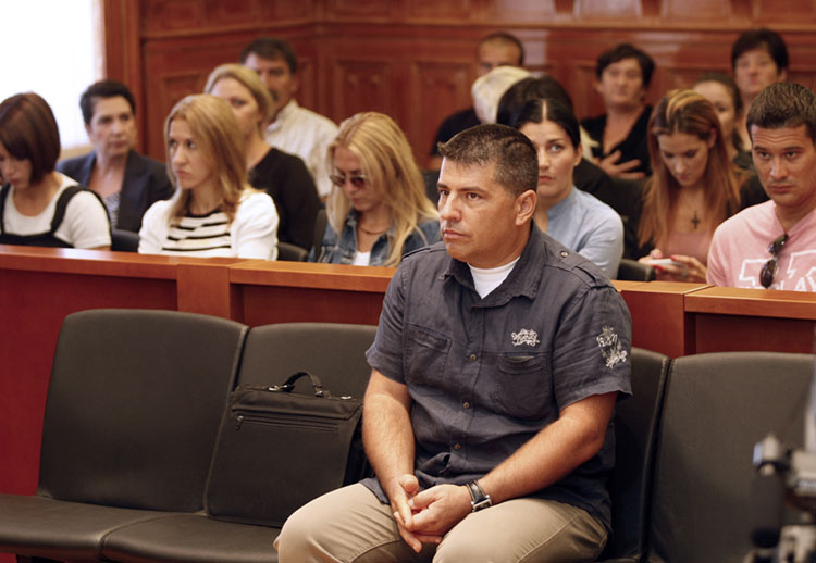 Zadar, 051011.Na Zupanijskom sudu u Zadru jutros je nastavljeno sudjenje Drazenu Slavici (na slici) zbog Kornatske tragedije gdje je smrtno stradalo 12 vatrogasaca. Danas je svjedocio jedini prezivjeli vatrogasac Frane Lucic.Foto: Jure Miskovic / CROPIX