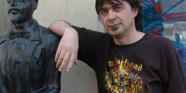 Zagreb, 140508.Intervju: pisac Zoran Pilic.Foto: Boris Arbanas / CROPIXspecijal sd