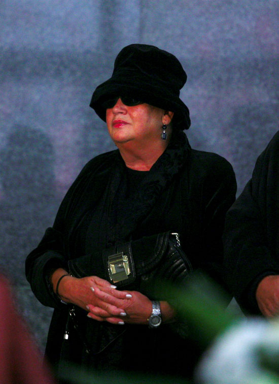 Zagreb, 101111.Krematorij Mirogoj.Posljednji ispracaj Ane Stefok, hrvatske pjevacice starije generacije.Na slici: Zdenka Vuckovic.Foto: Goran Mehkek / Cropix *** Local Caption *** 