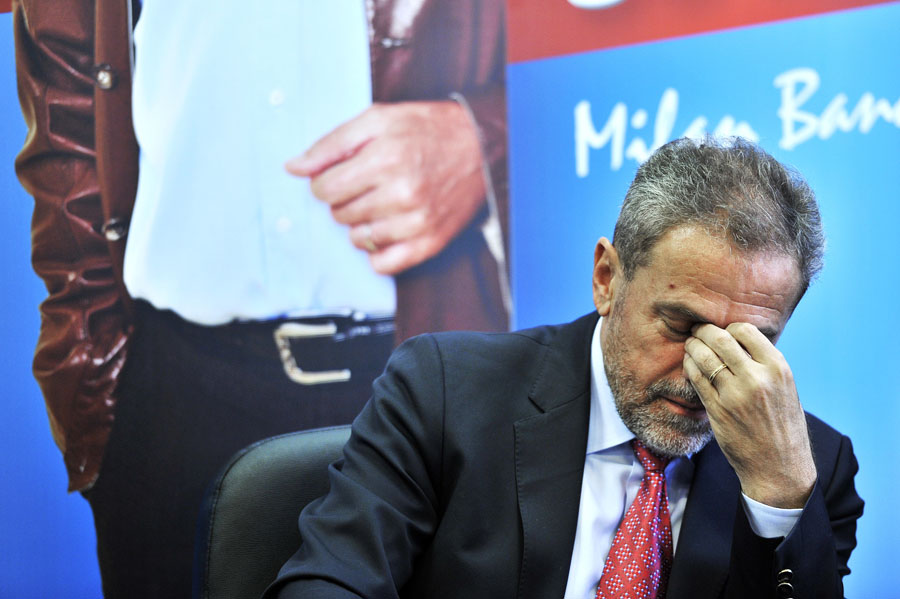 Zagreb, 121111. Parlamentarni izbori 2011.Izborni stozer Milana Bandica u Folnegovicevoj ulici.Tiskovna konferencija na kojoj je predstavljen nezavisni kandidat za predstojece parlamentarne izbore, Milan Bandic i nositelji njegovene zavisne liste za prvu, drugu, sestu i sedmu izbornu jedinicu, Jelena Pavicic Vukicevic, Miodrag Demo i Slavko Koic. Na slici: Milan Bandic.Foto: Boris Kovacev / CROPIX