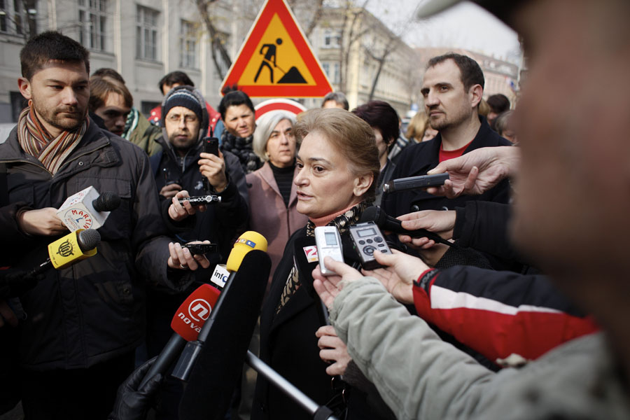 Zagreb, 151111.Radnice tvornice Kamensko uz potporu Zelene akcije i Prava na Grad organizirale su ispred DORH-a u Gajevoj ulici skup podrske institucijama pod nazivom 