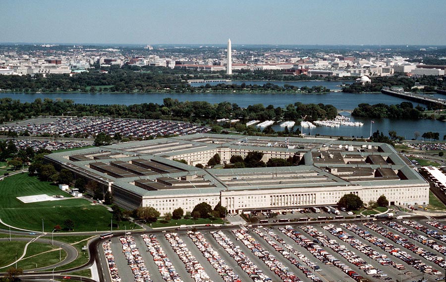 DF-ST-87-06962The Pentagon, headquarters of the Department of Defense.  DoD photo by Master Sgt. Ken Hammond, U.S. Air Force.